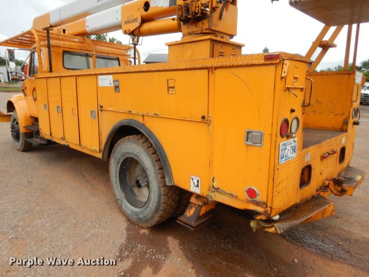 image for item IP9795 2000 International 4700  bucket truck