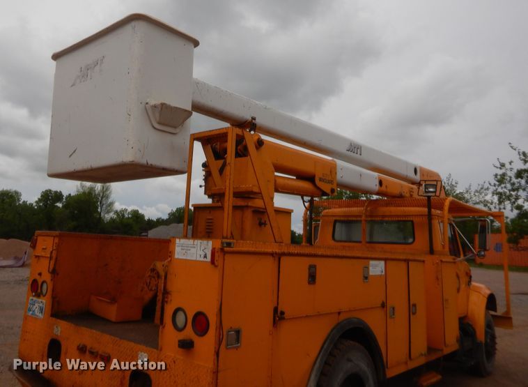 image for item IP9795 2000 International 4700  bucket truck