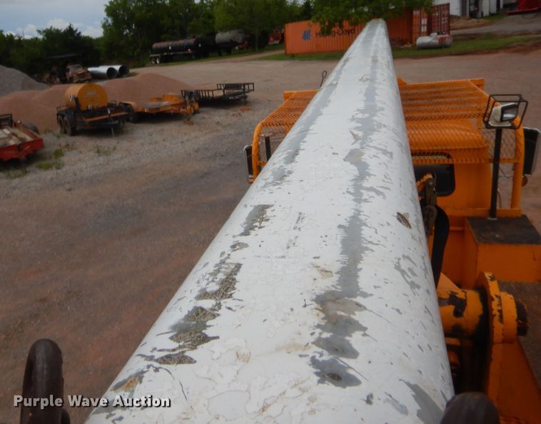 image for item IP9795 2000 International 4700  bucket truck
