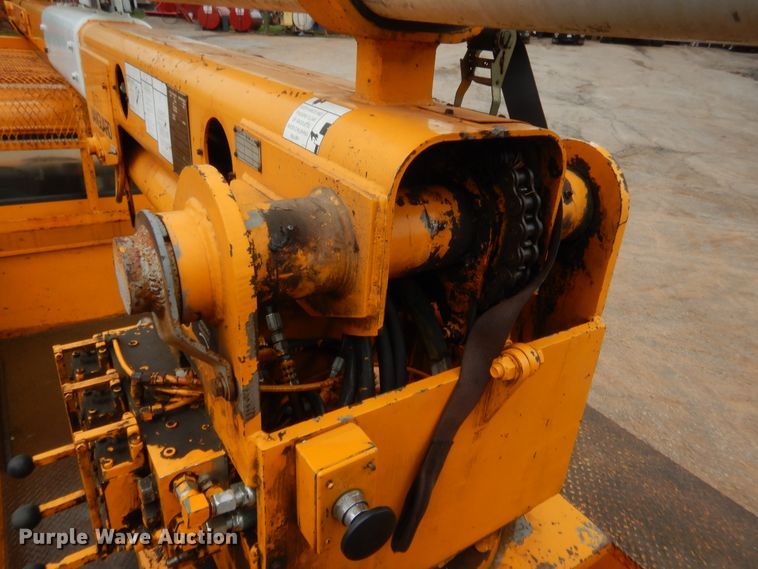 image for item IP9795 2000 International 4700  bucket truck