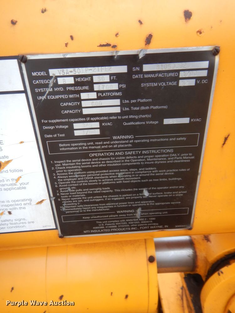 image for item IP9795 2000 International 4700  bucket truck