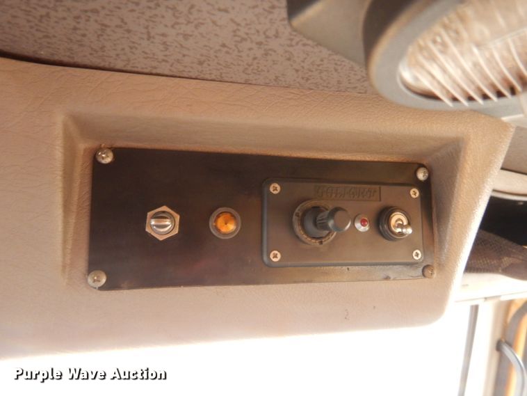 image for item IP9795 2000 International 4700  bucket truck