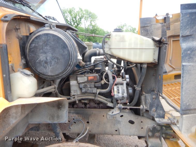 image for item IP9795 2000 International 4700  bucket truck