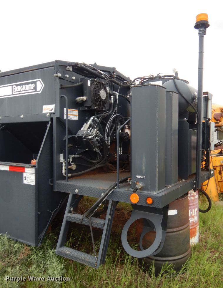 image for item IP9830 Bergkamp FP5  pot hole patcher bed