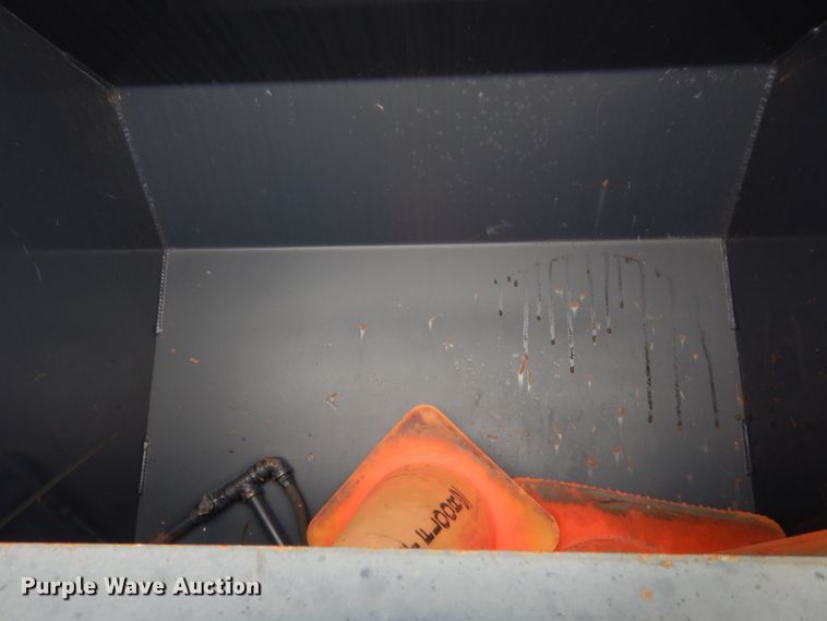 image for item IP9830 Bergkamp FP5  pot hole patcher bed