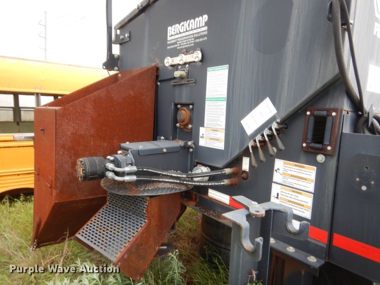 image for item IP9830 Bergkamp FP5  pot hole patcher bed