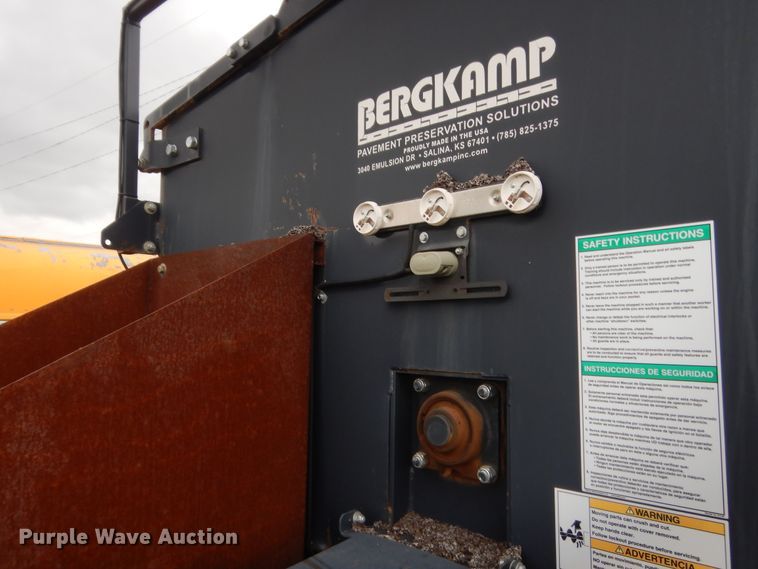 image for item IP9830 Bergkamp FP5  pot hole patcher bed