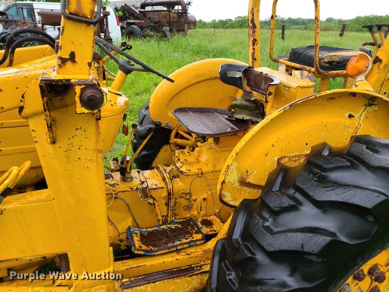 image for item IQ9180 Ford  backhoe