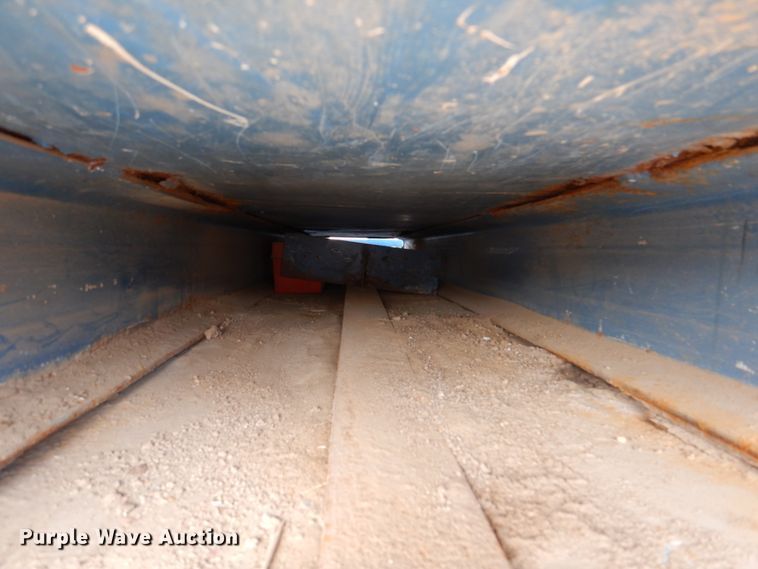 image for item IQ9460 2005 International 7400  digger derrick truck