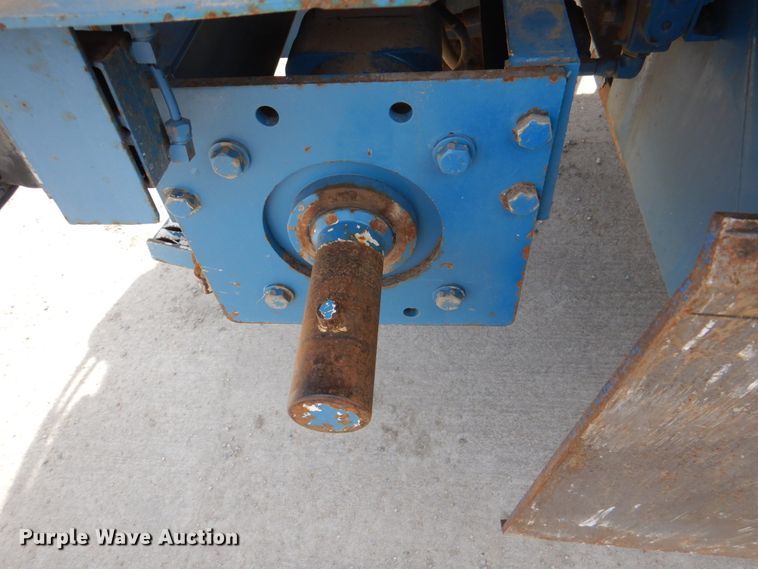 image for item IQ9460 2005 International 7400  digger derrick truck