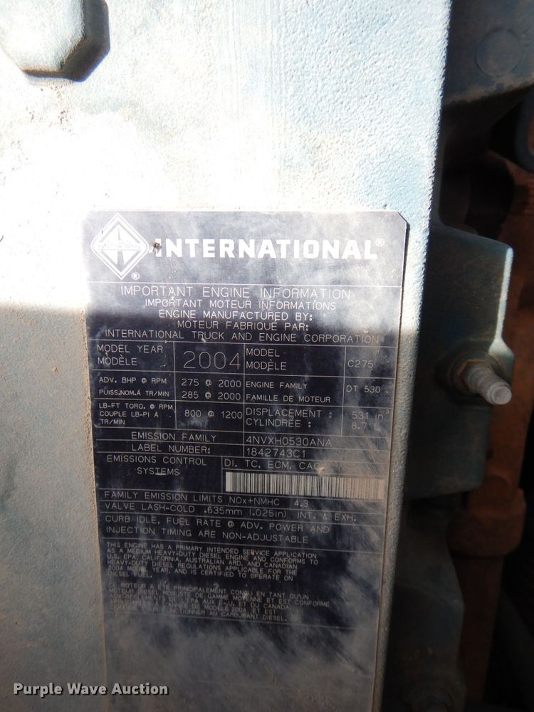 image for item IQ9460 2005 International 7400  digger derrick truck