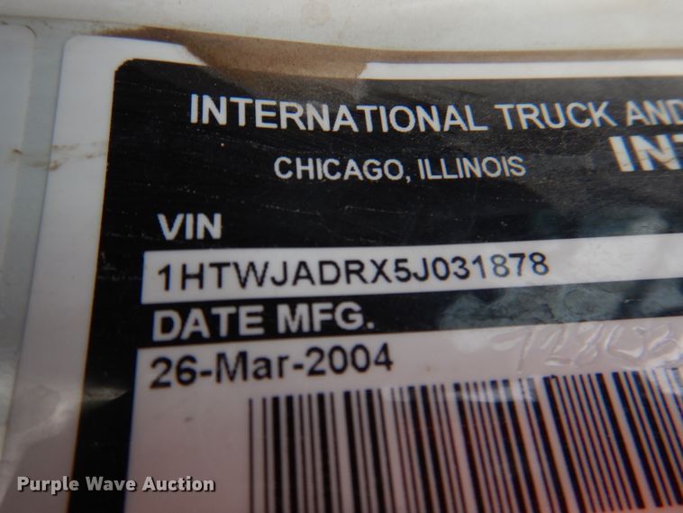 image for item IQ9460 2005 International 7400  digger derrick truck