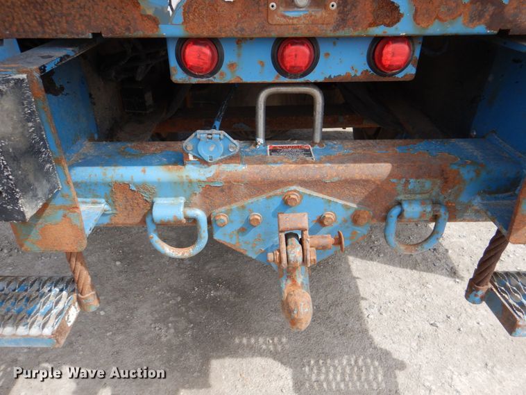 image for item IQ9461 2006 International 7400  bucket truck