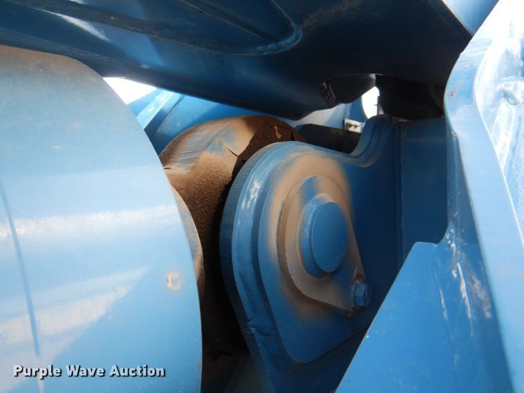 image for item IQ9461 2006 International 7400  bucket truck