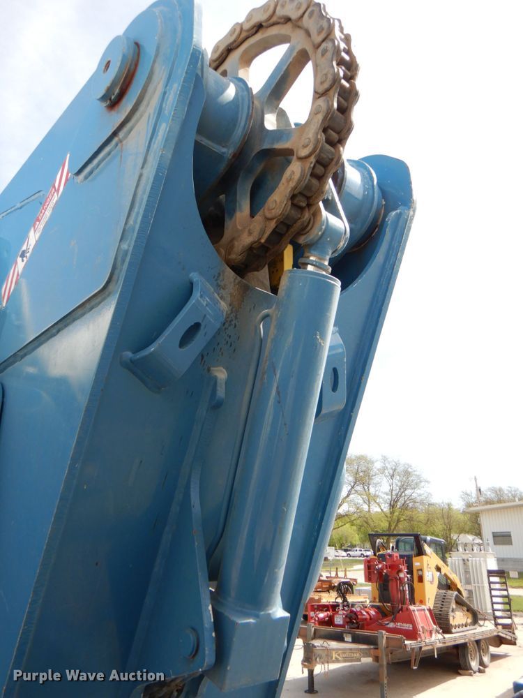 image for item IQ9461 2006 International 7400  bucket truck