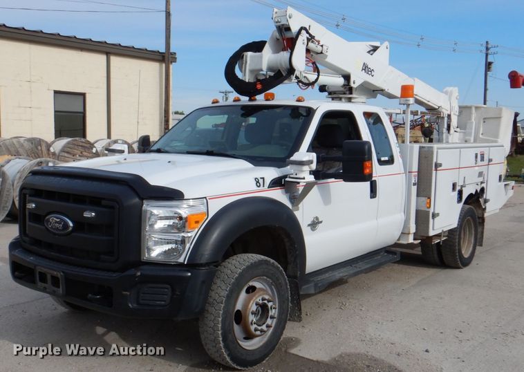 image for item IQ9462 2013 Ford F550 XL Super Duty  bucket truck
