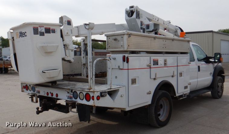 image for item IQ9462 2013 Ford F550 XL Super Duty  bucket truck