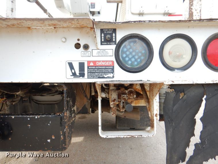 image for item IQ9462 2013 Ford F550 XL Super Duty  bucket truck