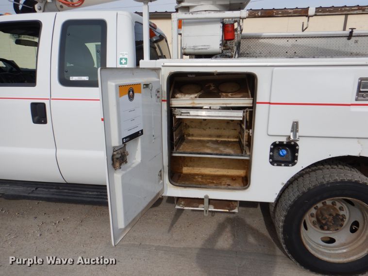 image for item IQ9462 2013 Ford F550 XL Super Duty  bucket truck