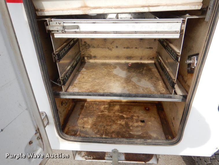 image for item IQ9462 2013 Ford F550 XL Super Duty  bucket truck