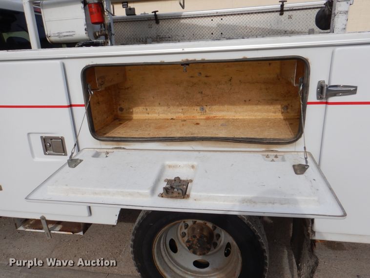 image for item IQ9462 2013 Ford F550 XL Super Duty  bucket truck