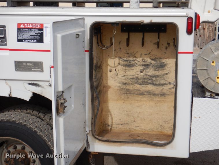 image for item IQ9462 2013 Ford F550 XL Super Duty  bucket truck