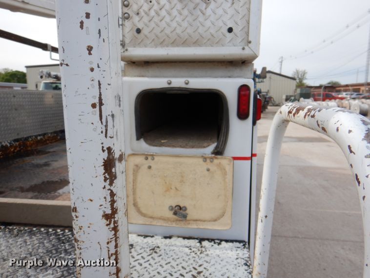 image for item IQ9462 2013 Ford F550 XL Super Duty  bucket truck