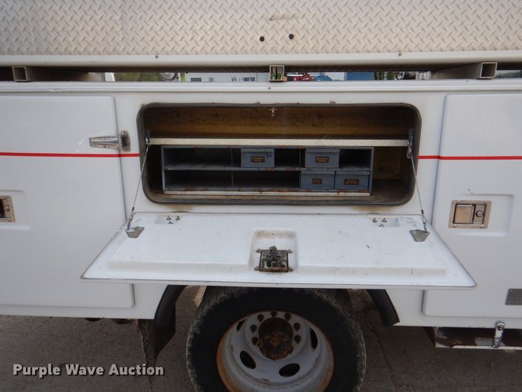 image for item IQ9462 2013 Ford F550 XL Super Duty  bucket truck