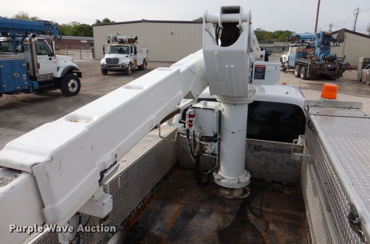 image for item IQ9462 2013 Ford F550 XL Super Duty  bucket truck