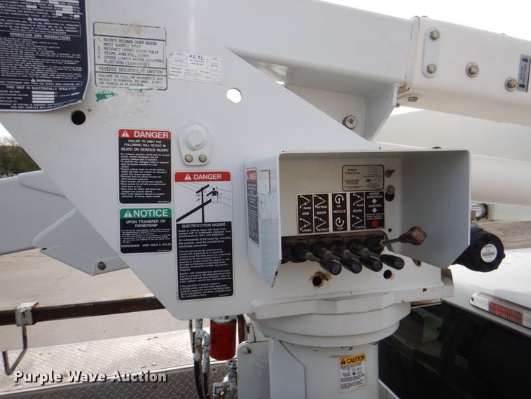 image for item IQ9462 2013 Ford F550 XL Super Duty  bucket truck