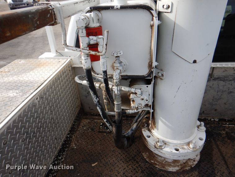 image for item IQ9462 2013 Ford F550 XL Super Duty  bucket truck