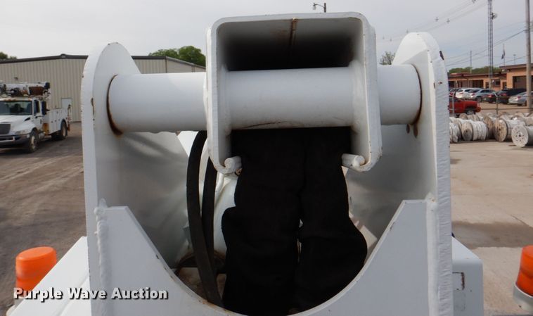 image for item IQ9462 2013 Ford F550 XL Super Duty  bucket truck