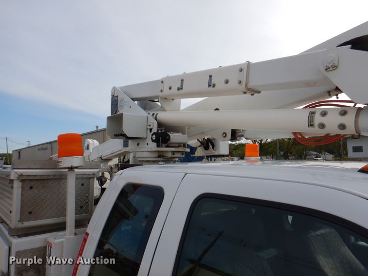 image for item IQ9462 2013 Ford F550 XL Super Duty  bucket truck