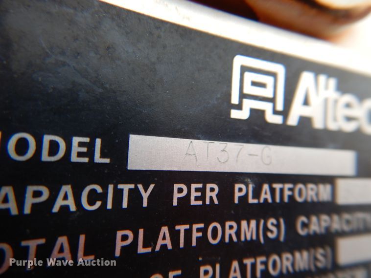 image for item IQ9462 2013 Ford F550 XL Super Duty  bucket truck