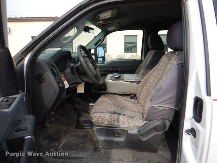 image for item IQ9462 2013 Ford F550 XL Super Duty  bucket truck