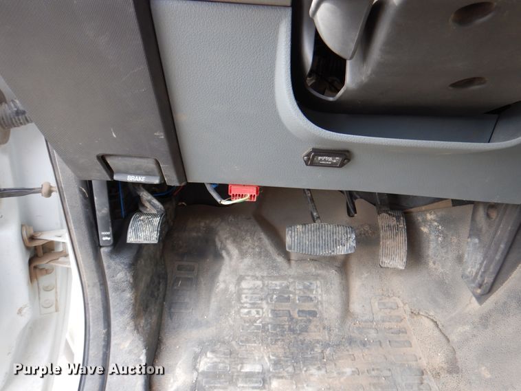 image for item IQ9462 2013 Ford F550 XL Super Duty  bucket truck