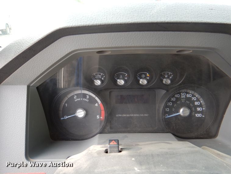 image for item IQ9462 2013 Ford F550 XL Super Duty  bucket truck