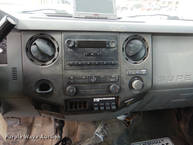 image for item IQ9462 2013 Ford F550 XL Super Duty  bucket truck