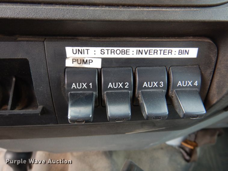 image for item IQ9462 2013 Ford F550 XL Super Duty  bucket truck