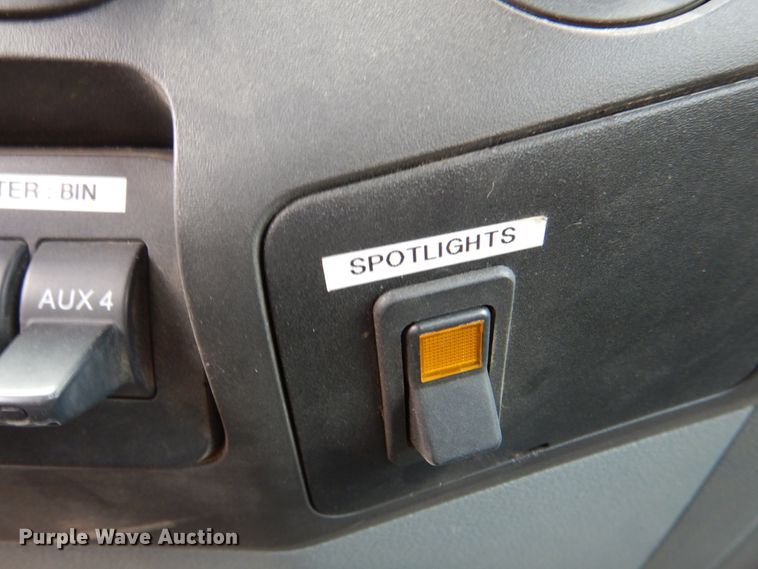 image for item IQ9462 2013 Ford F550 XL Super Duty  bucket truck