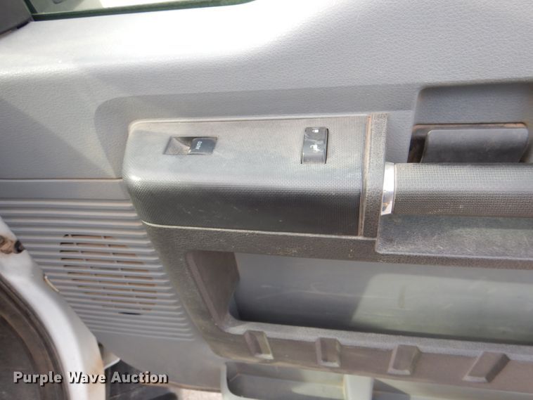 image for item IQ9462 2013 Ford F550 XL Super Duty  bucket truck