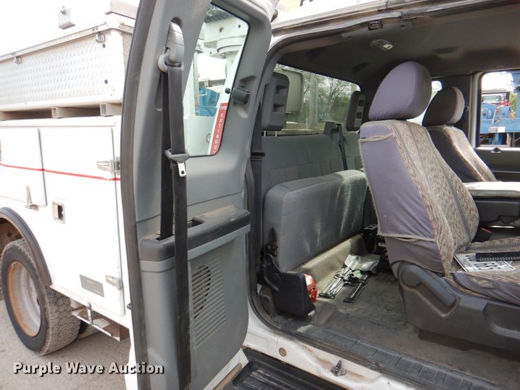 image for item IQ9462 2013 Ford F550 XL Super Duty  bucket truck