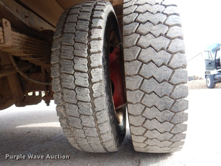 image for item IQ9462 2013 Ford F550 XL Super Duty  bucket truck