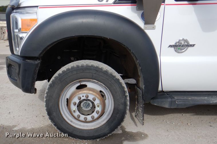 image for item IQ9462 2013 Ford F550 XL Super Duty  bucket truck