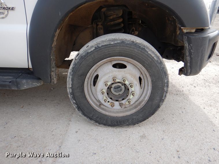 image for item IQ9462 2013 Ford F550 XL Super Duty  bucket truck