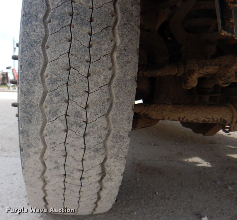 image for item IQ9462 2013 Ford F550 XL Super Duty  bucket truck