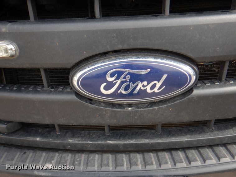 image for item IQ9462 2013 Ford F550 XL Super Duty  bucket truck