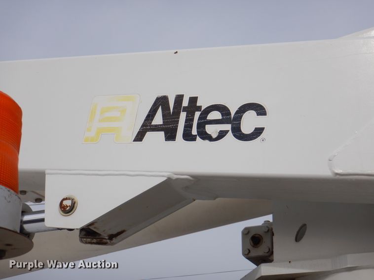 image for item IQ9462 2013 Ford F550 XL Super Duty  bucket truck