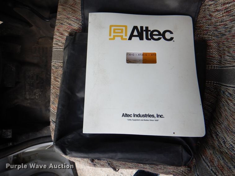 image for item IQ9462 2013 Ford F550 XL Super Duty  bucket truck