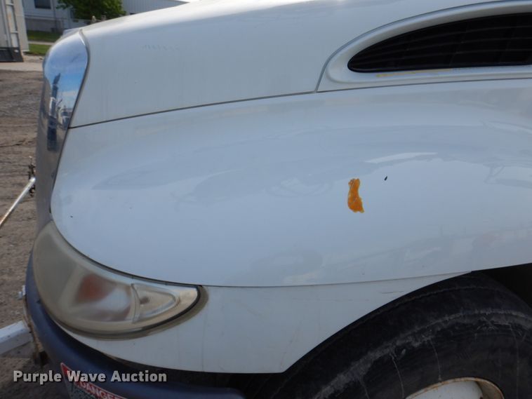 image for item IQ9466 2009 International DuraStar 4300  digger derrick truck